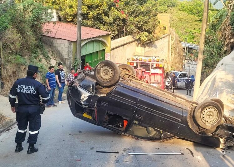 Reportan accidente de tránsito en Santiago Texacuangos