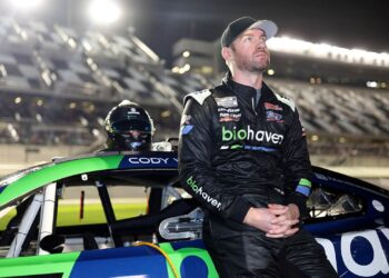 El piloto de la NASCAR, Cody Ware fue arrestado tras ser acusado de estrangular a una mujer