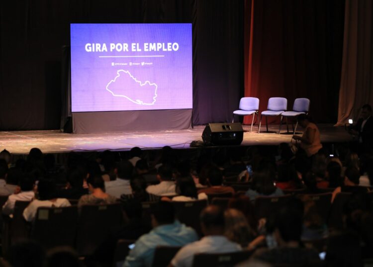 Gobierno continúa en San Salvador la exitosa Gira por el Empleo