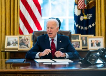 Biden renovó por un año más el decreto que califica a Rusia como una amenaza para la seguridad de EEUU