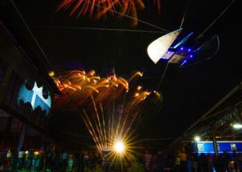 La nave de Batman volará desde hoy por los cielos de CIFCOMIC