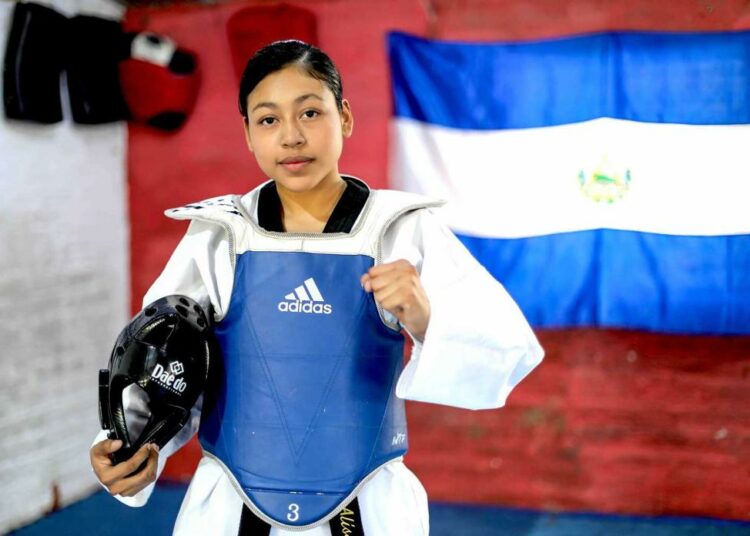 Alisson Montano, orgullo de Chalchuapa y figura emergente del taekwondo