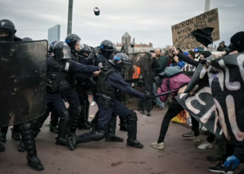 Tras fracaso de negociaciones vuelven las protestas a Francia en contra de la reforma de pensiones de Macron