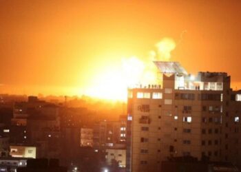 (VIDEOS) Israel ataca la Franja de Gaza tras el lanzamiento de cohetes desde el Líbano