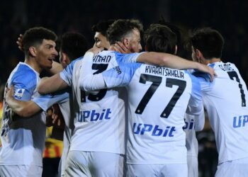 Napoli derrotó a Lecce y dio otro paso al Scudetto