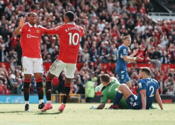 Manchester United suma tres puntos tras ganar 2-0 a Everton