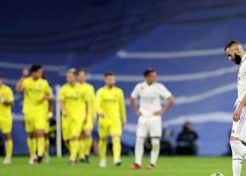 El Madrid sufrió una dura derrota ante Villarreal y le dejó el camino allanado al Barça hacia el título