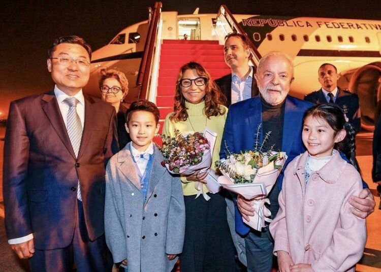 Lula da Silva inicia su visita a China