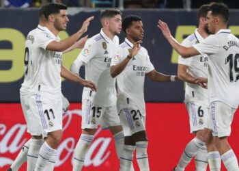 Real Madrid se lleva tres puntos tras ganar 2-0 a Cádiz