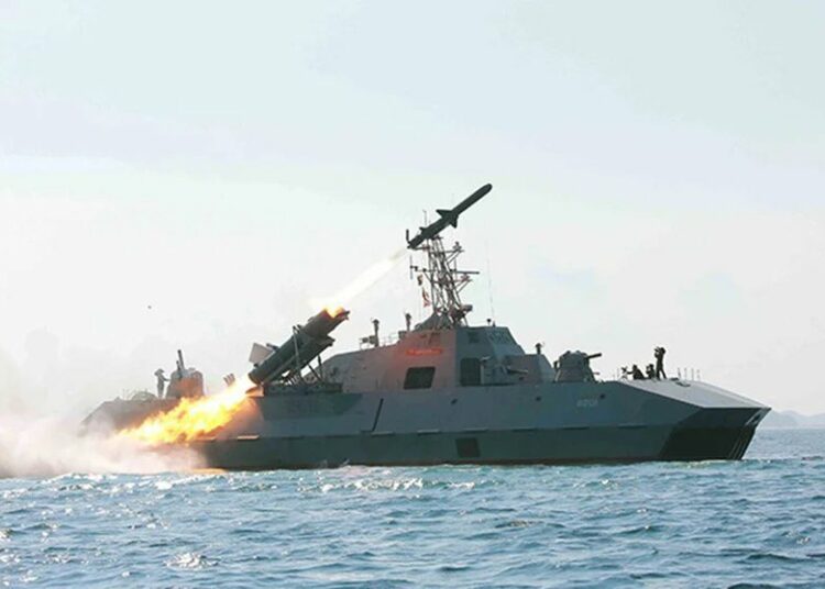 Corea del Sur repelió a tiros un buque patrullero de Corea del Norte que violó su frontera marítima