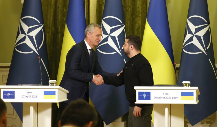 Secretario general de la OTAN realiza visita sorpresa a Kiev