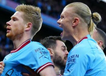 El Manchester City golea 4-1 al Arsenal y sueña con quitarle el título de la Premier League