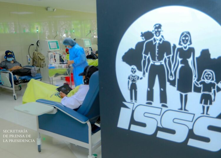 Más de 7,700 atenciones en el Centro Especializado La Ceiba del ISSS a un mes de su inauguración