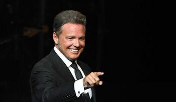 Luis Miguel presentó las fechas de su Tour 2023 el día de su cumpleaños 53