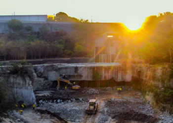 En Ilopango, el MOPT trabaja en distintas obras de mitigación de riesgo ante la llegada del invierno