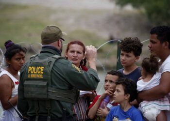 EE. UU. creará centros de migración en Colombia y Guatemala ante el fin del Título 42