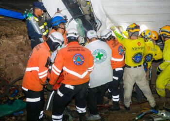 Pocos minutos de lluvias sobre San Salvador el domingo provocaron la caída de 80 árboles y 9 inundaciones