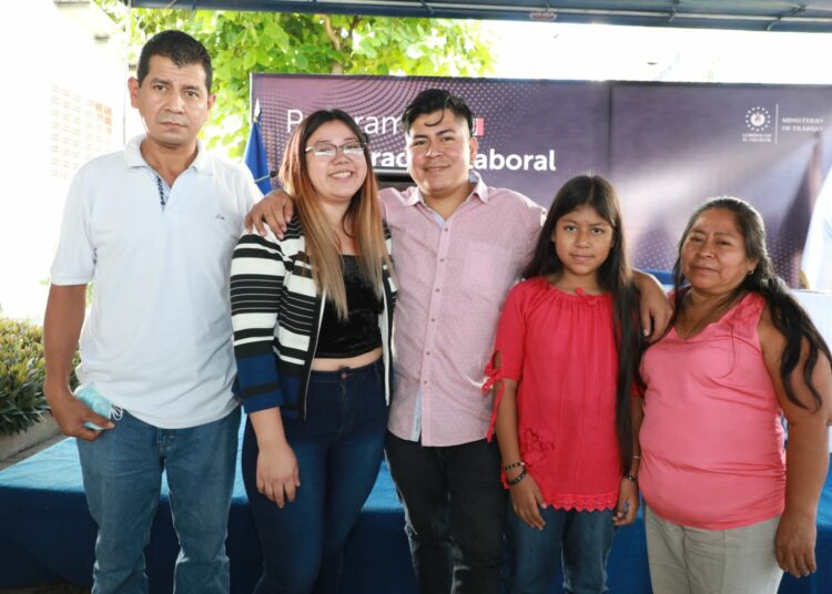 Envía Nuevo Contingente De Trabajadores A Canadá, Como Parte Del ...