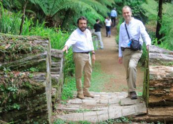 Vicepresidente Ulloa junto al Embajador del Reino Unido y otras autoridades visitaron Centro Histórico de Metapán