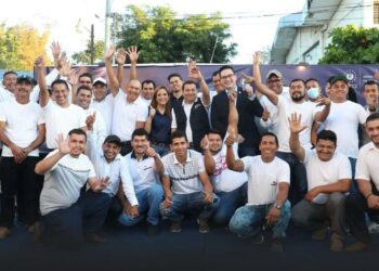 Grupo de jóvenes salvadoreños viajará mañana para trabajar en Canadá