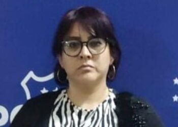 Capturan a mujer que fue grabada hurtando un teléfono celular en un negocio de la colonia Escalón