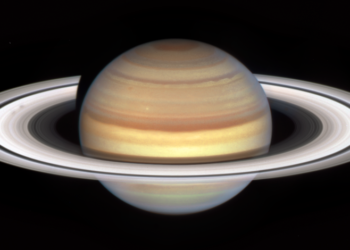 Descubren qué origina un misterioso punto caliente en la atmósfera de Saturno