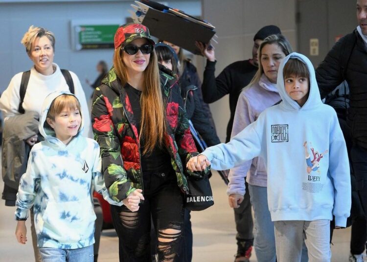 Papá de Gerard Piqué fue el que corrió a Shakira de su mansión en España