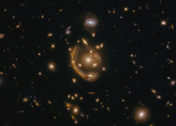 Los ‘anillos de Einstein’ nos acercan a resolver el debate sobre la materia oscura