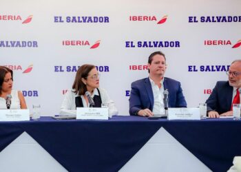 Gobierno firma acuerdo para potenciar la promoción turística con la aerolínea IBERIA