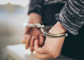 Vendedora ambulante que pagó con billete falso seguirá en prisión