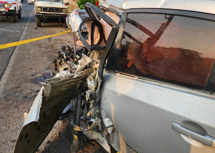 Reportan un fallecido en un choque entre una rastra y un vehículo particular en carretera Troncal del Norte