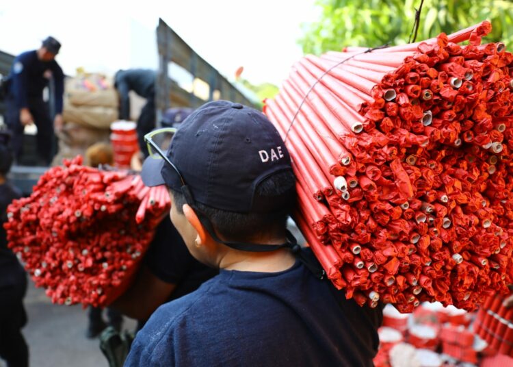 Continúa la destrucción de pólvora decomisada en cohetería clandestina de Santa Ana que causó 5 muertos