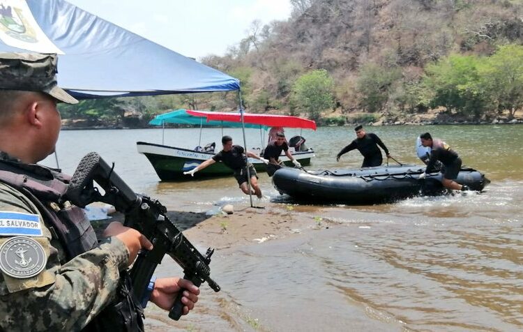 Confirman que cuerpo hallado flotando en el río Lempa es uno de los hermanos Araujo Castillo