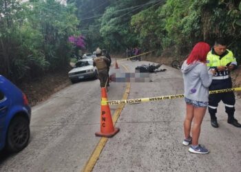 Un motociclista muere al chocar de frente contra otra moto en la calle al Boquerón