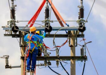 Precios de la energía eléctrica reducirán un 4.31 % en este trimestre