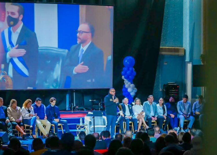 Ernesto Castro y legisladores de Nuevas Ideas continúan encuentros con salvadoreños en el exterior