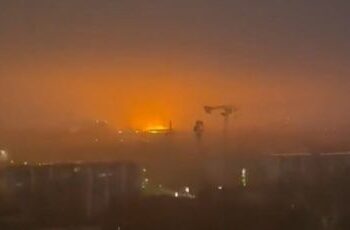 (VIDEOS) Una nube de humo tóxico tras un gran incendio en Hamburgo