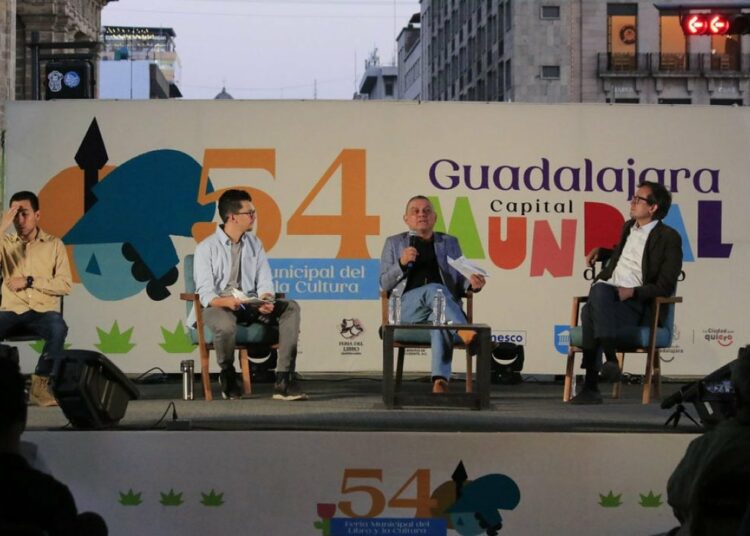 Autor de «El Asco» y «La Diáspora», el salvadoreño Horacio Castellanos Moya, se presenta en la feria del libro de México