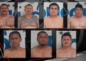 EE.UU. deporta a El Salvador a siete pandilleros