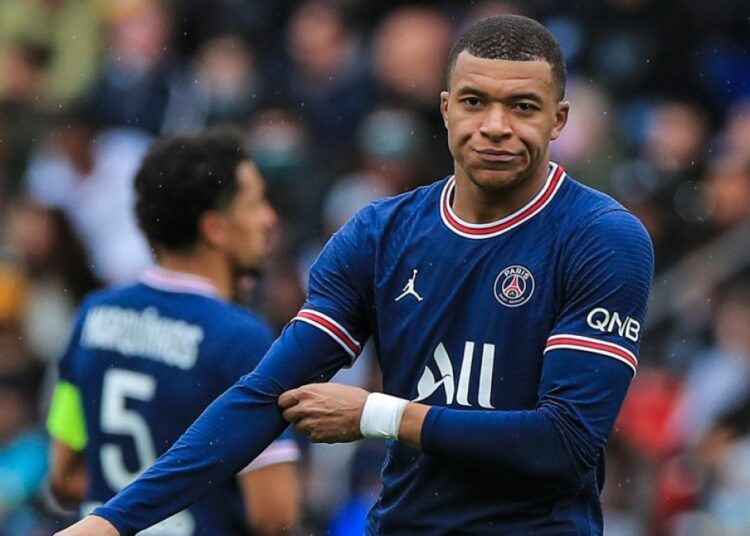 Mbappé estalló de furia y desató otro escándalo en PSG por una campaña publicitaria