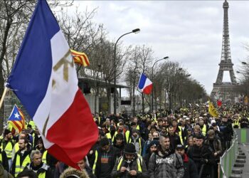 Francia vive últimas protestas antes de decisión clave del Consejo Constitucional sobre reforma de pensiones