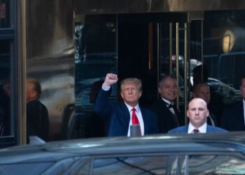 Corte deja en libertad a Donald Trump, quien se declaró ‘no culpable’ de cargos penales