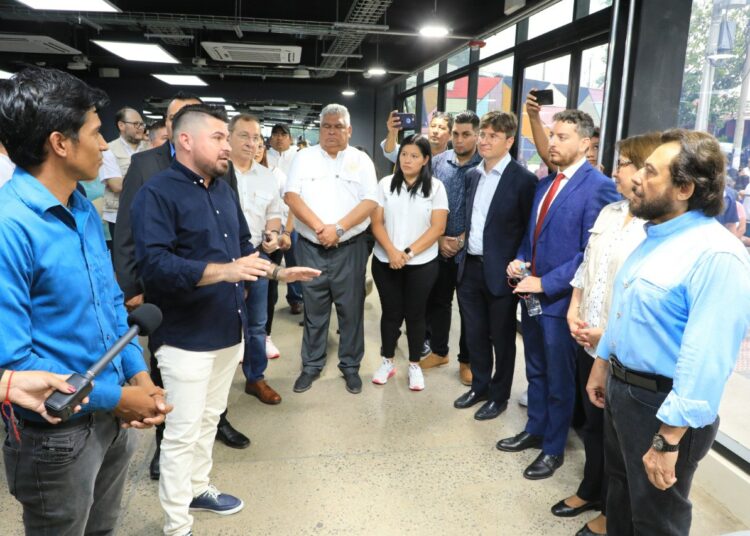 Develan mural en el lugar que marcaba un límite impuesto por las pandillas entre Valle Verde y Popotlán