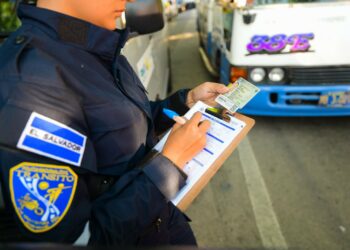 Más de 3 mil gestores, inspectores y policías garantizan la seguridad vial en las principales calles del país