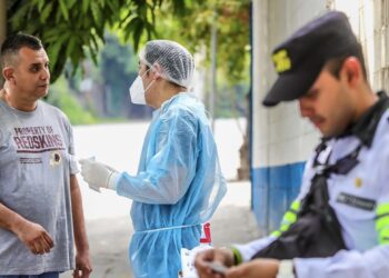 Autoridades realizan control antidopaje a conductores de transporte colectivo