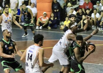 Cojute remontó la serie y estará en semifinales