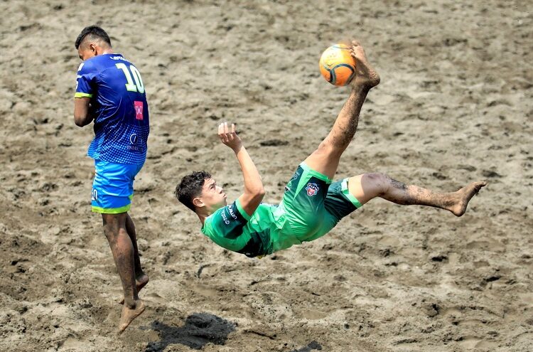 Barra Ciega no suelta el liderato y Barra de Santiago se dio un festín