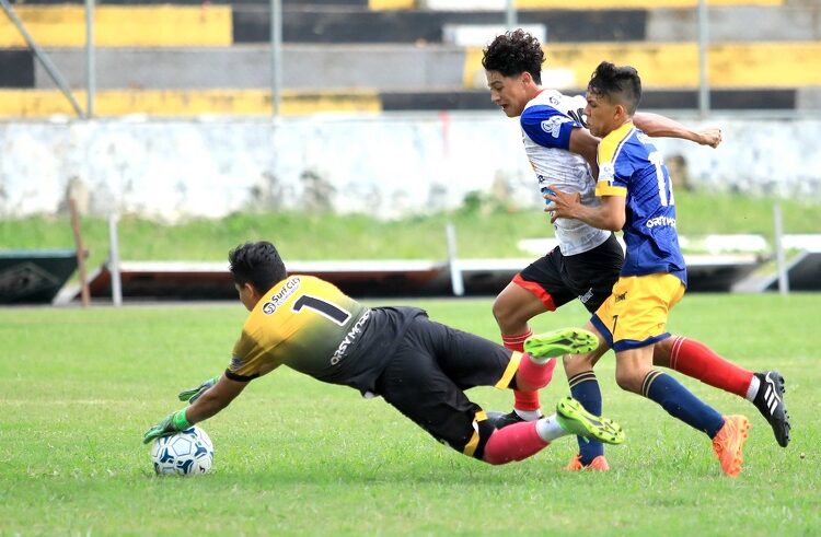 Santa Ana Municipal goleó a La Paz y escala al tercer lugar