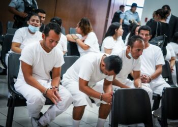 Mandan a juicio a 30 pandilleros que extorsionaban, traficaban y planeaban asesinar a varias personas