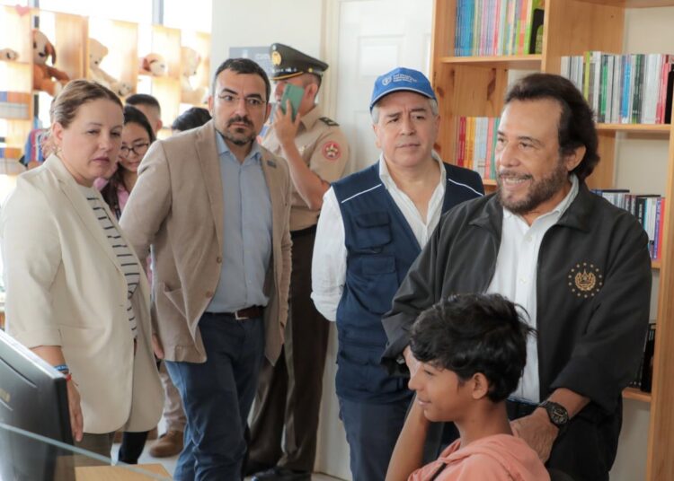 Representantes de instituciones visitan CUBO Emanuel en Santa Ana